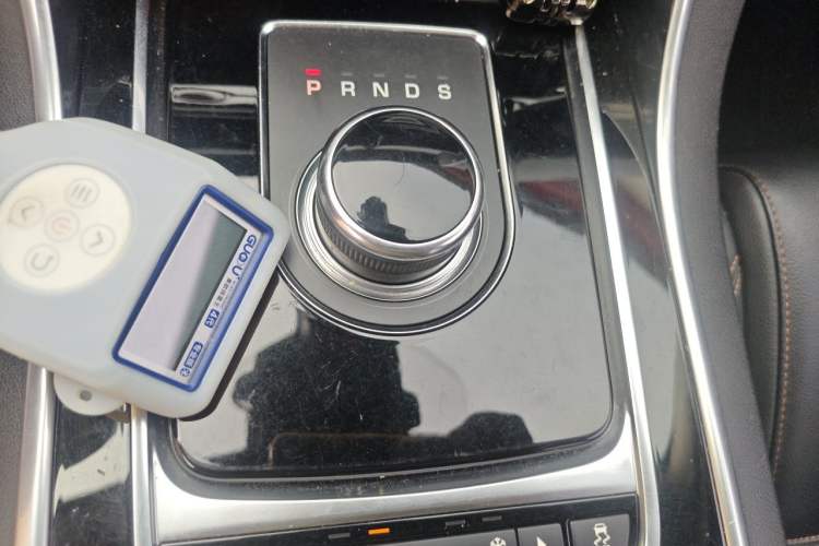Used Jaguar XEL 2018 2.0T 200 PS First-Edition Limited Edition Gear Lever