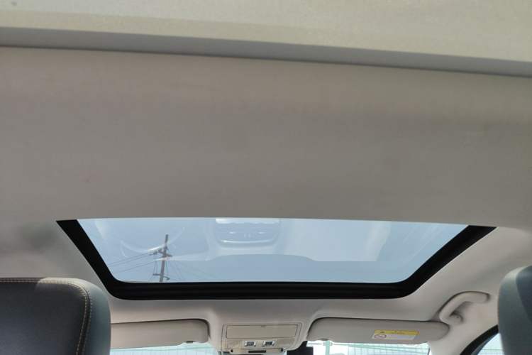 Used Jaguar XEL 2018 2.0T 200 PS Luxury Edition Headliner