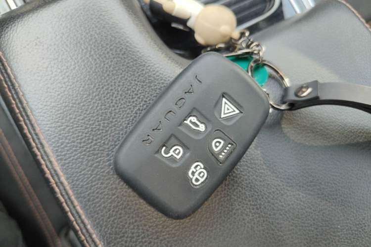 Used Jaguar XEL 2018 2.0T 200 PS Luxury Edition Interior 1