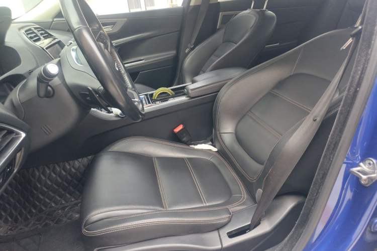 Used Jaguar XEL 2018 2.0T 200 PS First-Edition Limited Edition Left Front Seat