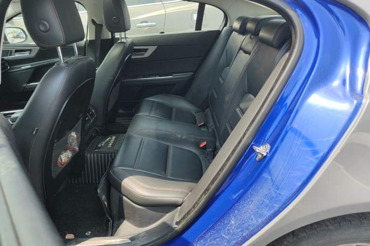 Used Jaguar XEL 2018 2.0T 200 PS Luxury Edition Left Rear Seat