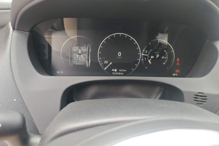 Used Jaguar XEL 2018 2.0T 200 PS First-Edition Limited Edition Odometer Close Up