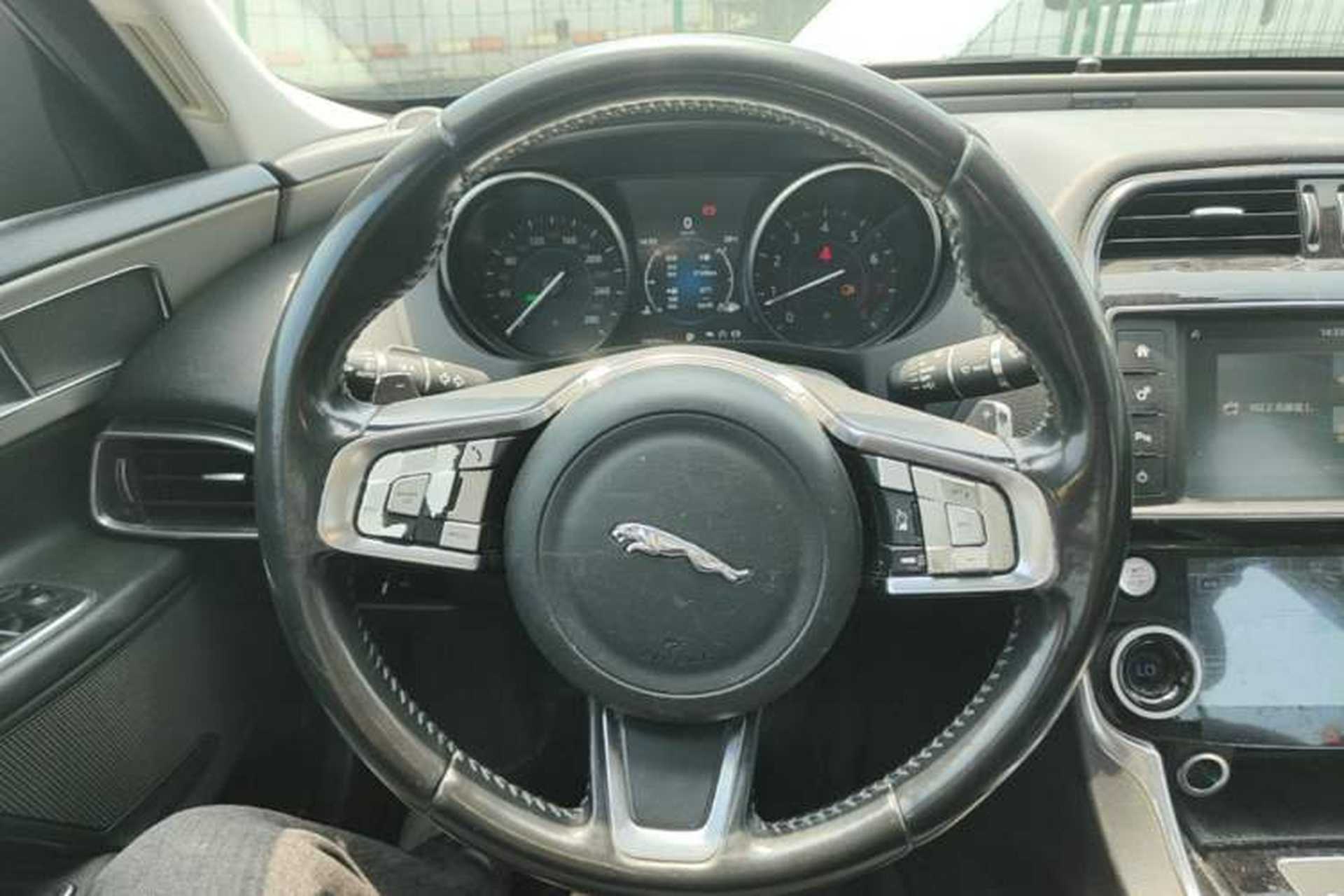 Used Jaguar XEL 2018 2.0T 200 PS Luxury Edition Steering Wheel
