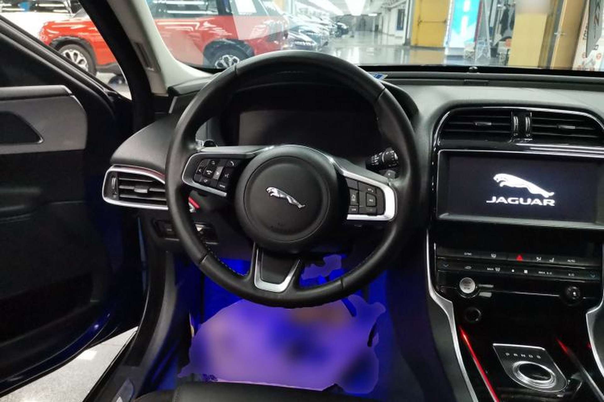 Used Jaguar XEL 2018 2.0T 250 PS Premium Edition Steering Wheel