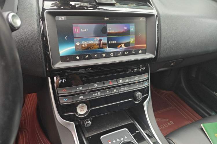 Used Jaguar XEL 2018 2.0T 250 PS Premium Edition Audio And AC Panel