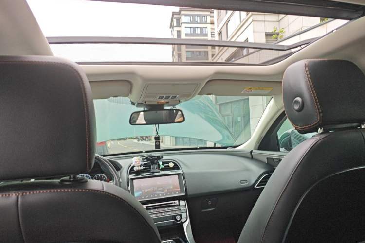 Used Jaguar XEL 2018 2.0T 250 PS Premium Edition Headliner