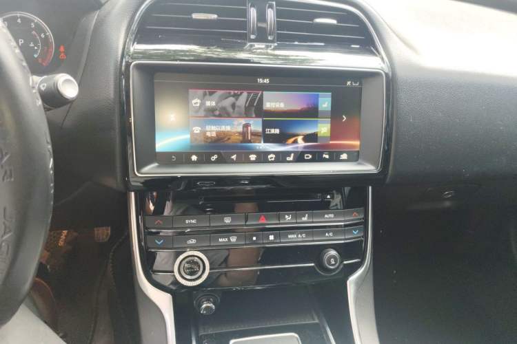 Used Jaguar XEL 2018 2.0T 200 PS Premium Edition Audio And AC Panel
