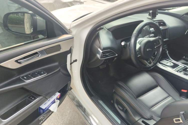 Used Jaguar XEL 2018 2.0T 200 PS Premium Edition Driver Seat