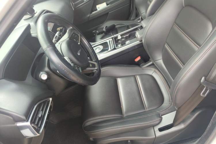 Used Jaguar XEL 2018 2.0T 200 PS Premium Edition Left Front Seat