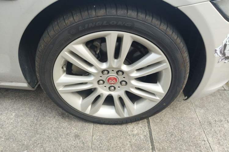 Used Jaguar XEL 2018 2.0T 200 PS Premium Edition Right Front Wheel Hub