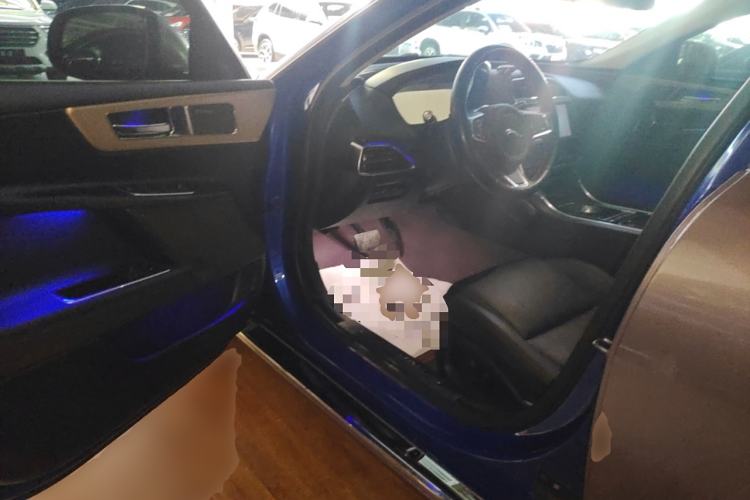 Used Jaguar XEL 2018 2.0T 250 PS Luxury Edition Driver Seat