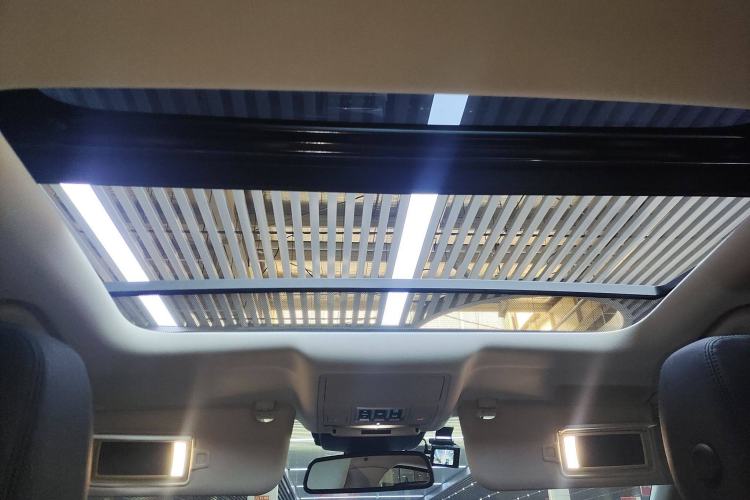 Used Jaguar XEL 2018 2.0T 250 PS Luxury Edition Headliner