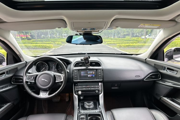 Used Jaguar XEL 2018 2.0T 200 PS Luxury Edition Interior 1