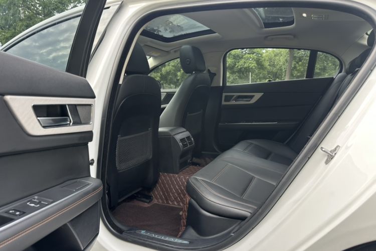 Used Jaguar XEL 2018 2.0T 200 PS Luxury Edition Interior 3