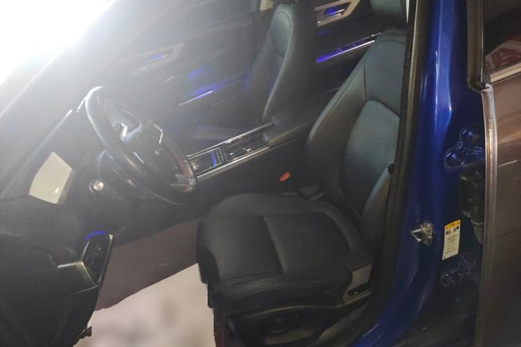 Used Jaguar XEL 2018 2.0T 250 PS Luxury Edition Left Front Seat