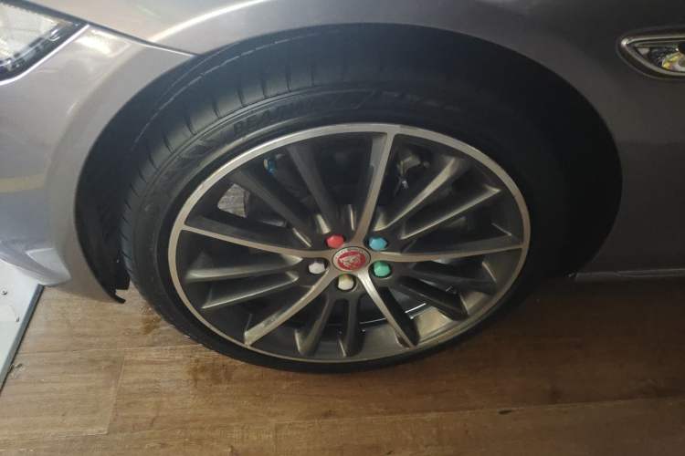 Used Jaguar XEL 2018 2.0T 250 PS Luxury Edition Left Front Wheel Hub