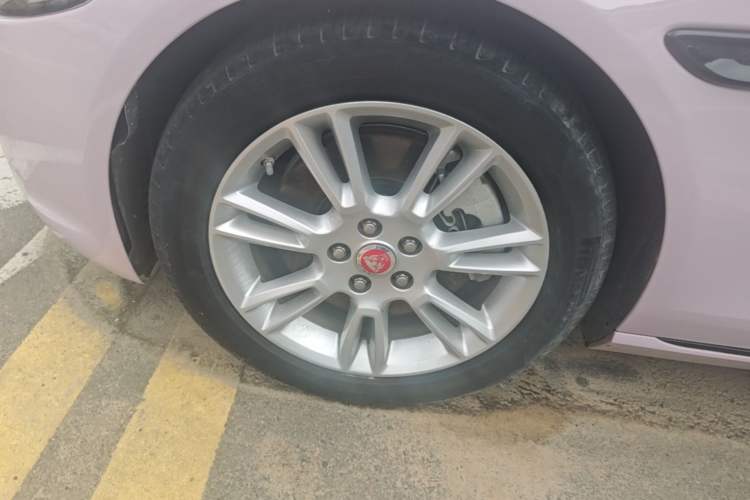 Used Jaguar XEL 2018 2.0T 200 PS Luxury Edition Left Front Wheel Hub