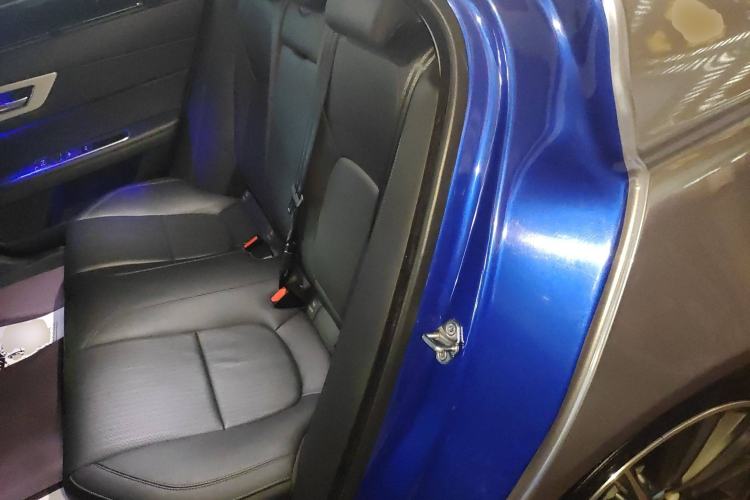 Used Jaguar XEL 2018 2.0T 250 PS Luxury Edition Left Rear Seat