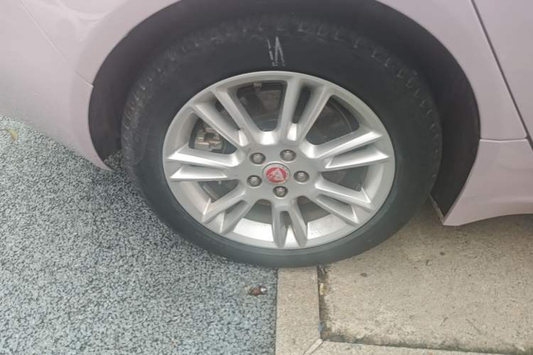 Used Jaguar XEL 2018 2.0T 200 PS Luxury Edition Right Rear Wheel Hub