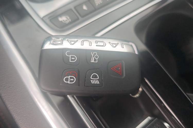 Used Jaguar XEL 2018 2.0T 200 PS Luxury Edition Vehicle Key