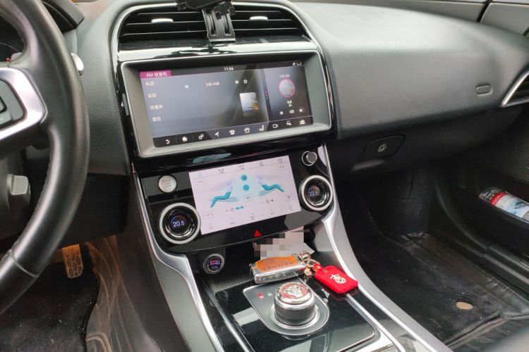 Used Jaguar XEL 2018 2.0T 200 PS Premium Edition Audio And AC Panel