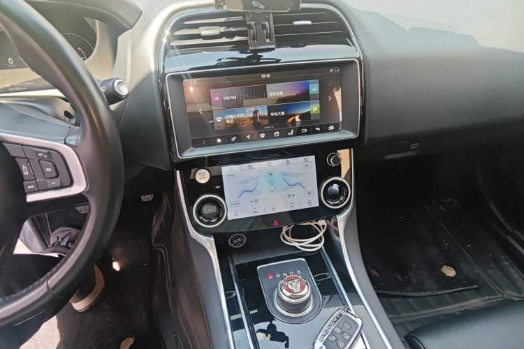 Used Jaguar XEL 2018 2.0T 200 PS Premium Edition Audio And AC Panel