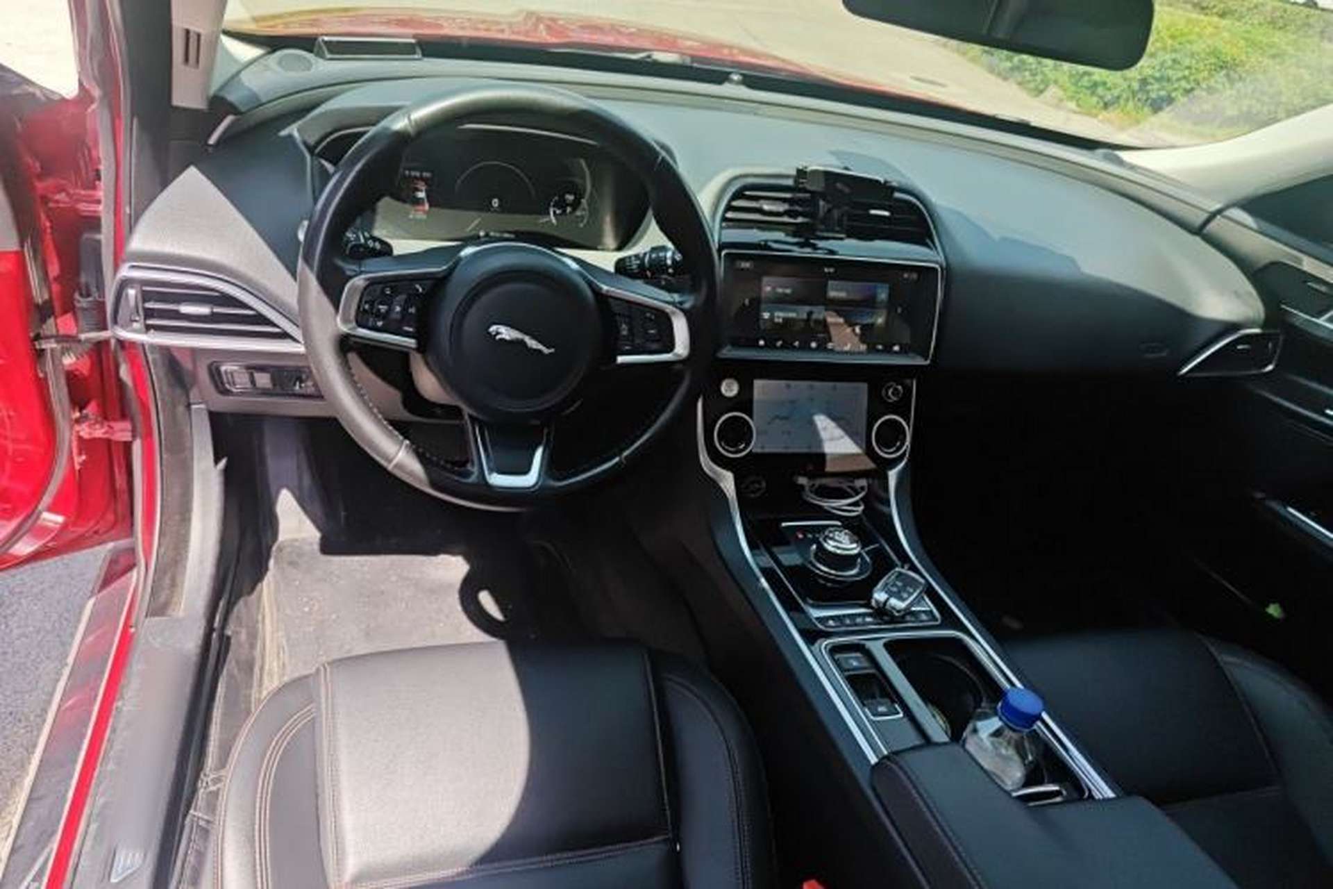 Used Jaguar XEL 2018 2.0T 200 PS Premium Edition Center Console