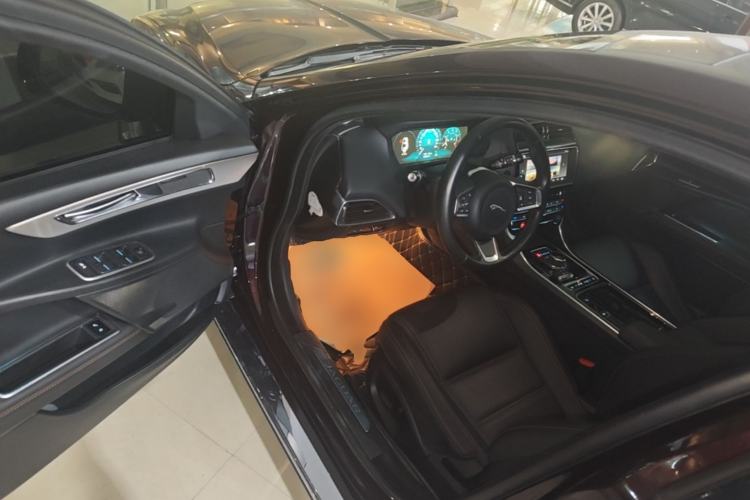 Used Jaguar XEL 2018 2.0T 200 PS Premium Edition Driver Seat