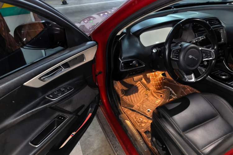 Used Jaguar XEL 2018 2.0T 200 PS Premium Edition Driver Seat