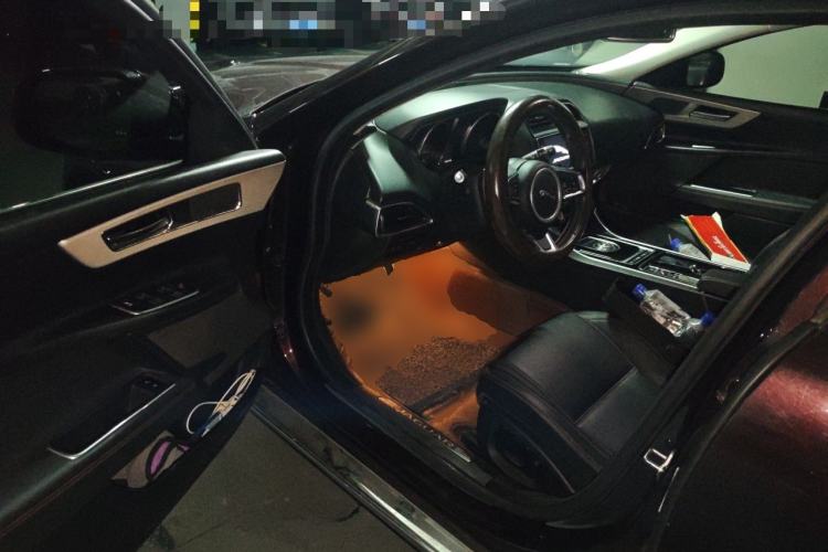 Used Jaguar XEL 2018 2.0T 200 PS Luxury Edition Driver Seat