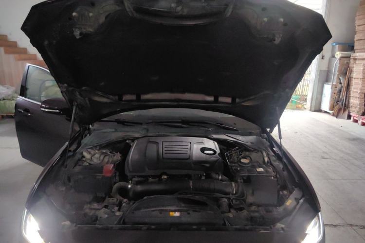 Used Jaguar XEL 2018 2.0T 200 PS Premium Edition Engine Bay