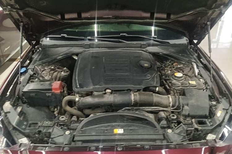 Used Jaguar XEL 2018 2.0T 200 PS Premium Edition Engine Bay