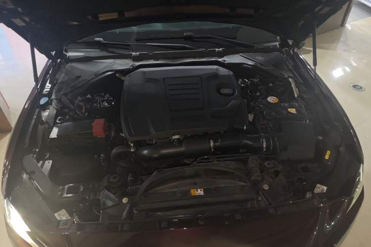Used Jaguar XEL 2018 2.0T 200 PS Premium Edition Engine Bay