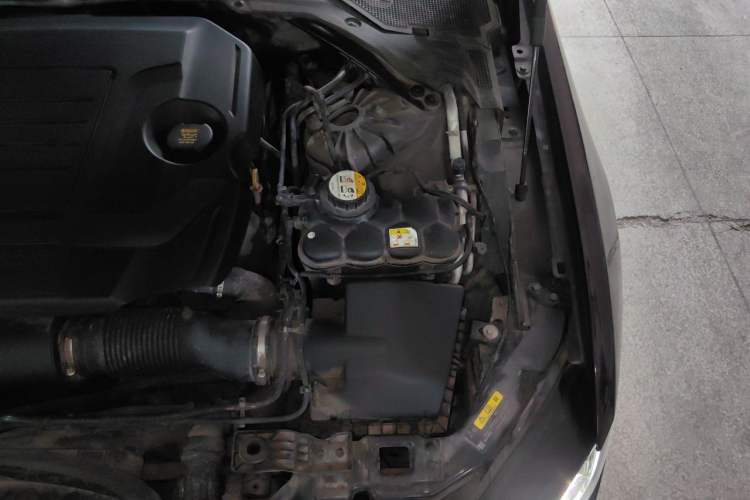 Used Jaguar XEL 2018 2.0T 200 PS Premium Edition Engine Bay Left