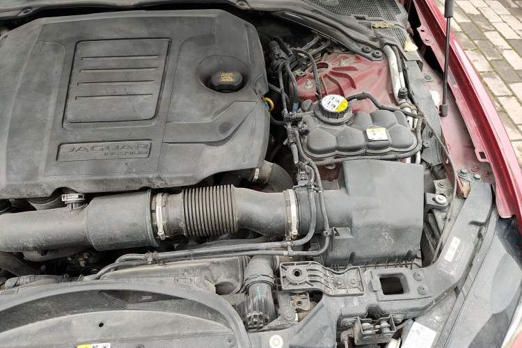 Used Jaguar XEL 2018 2.0T 200 PS Premium Edition Engine Bay Left