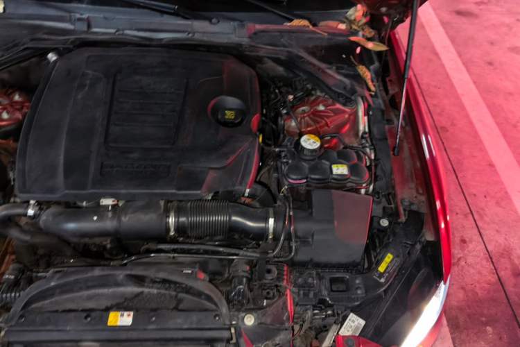 Used Jaguar XEL 2018 2.0T 200 PS Premium Edition Engine Bay Left