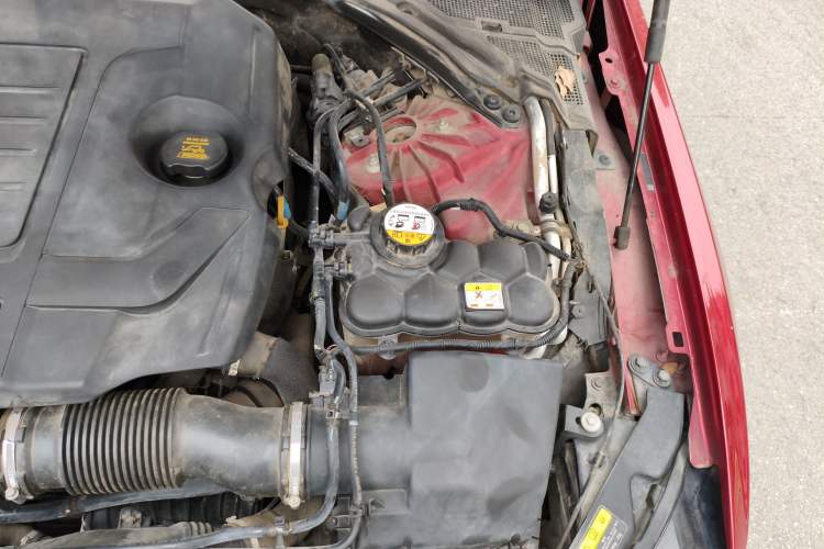 Used Jaguar XEL 2018 2.0T 200 PS Premium Edition Engine Bay Left