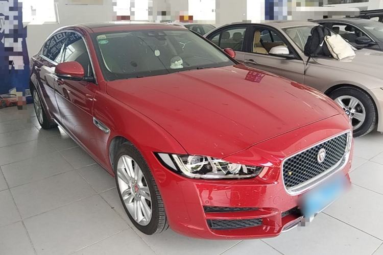 Used Jaguar XEL 2018 2.0T 200 PS Premium Edition Front Right 45 Deg