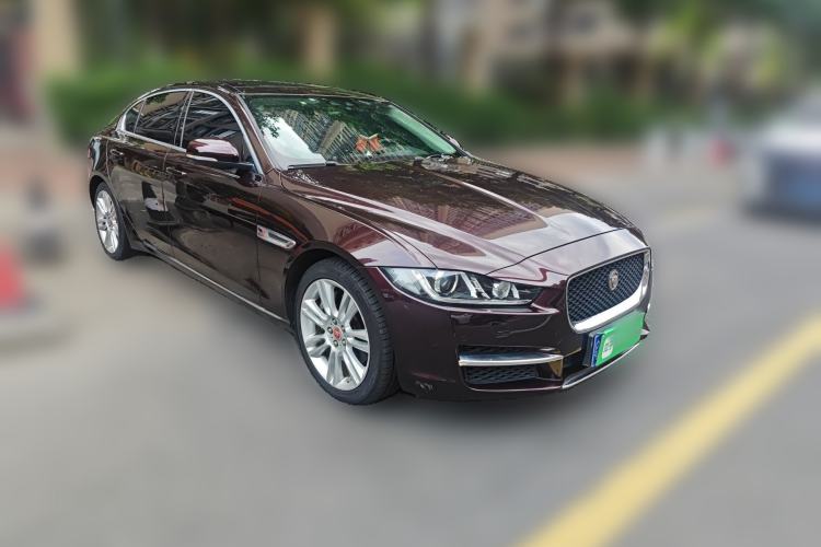 Used Jaguar XEL 2018 2.0T 200 PS Premium Edition Front Right 45 Deg
