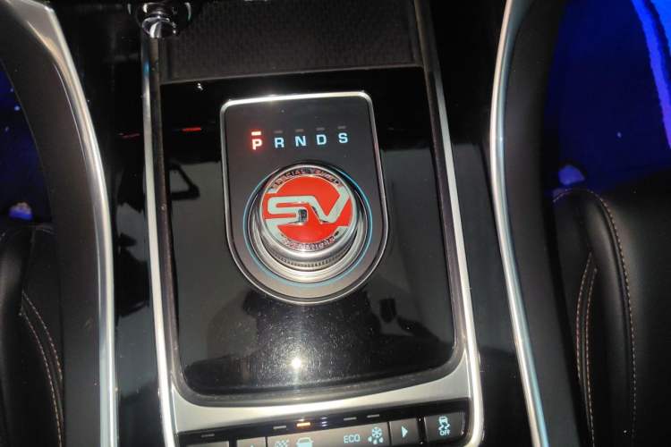 Used Jaguar XEL 2018 2.0T 200 PS Premium Edition Gear Lever