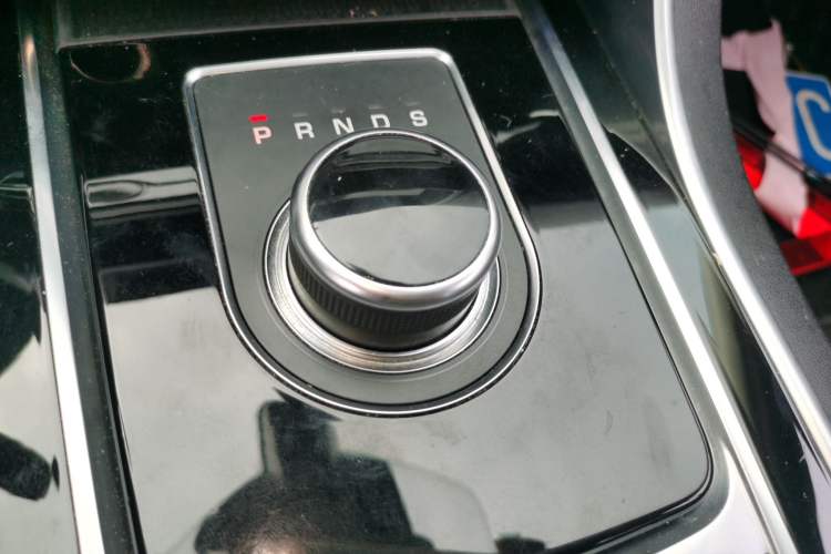 Used Jaguar XEL 2018 2.0T 200 PS Premium Edition Gear Lever