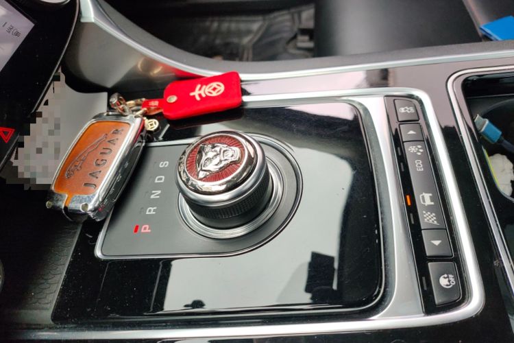 Used Jaguar XEL 2018 2.0T 200 PS Premium Edition Gear Lever
