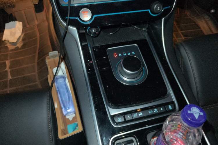 Used Jaguar XEL 2018 2.0T 200 PS Premium Edition Gear Lever