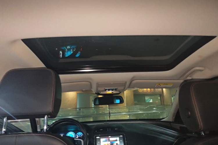 Used Jaguar XEL 2018 2.0T 200 PS Premium Edition Headliner