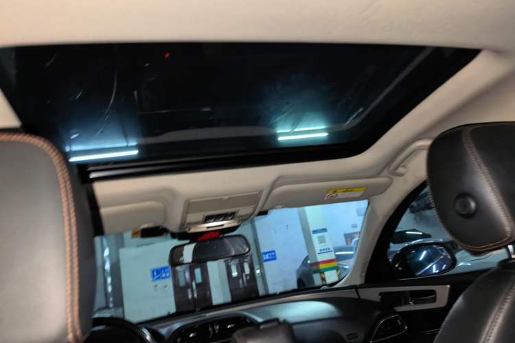 Used Jaguar XEL 2018 2.0T 200 PS Premium Edition Headliner