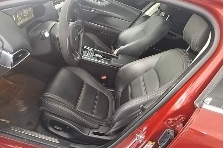 Used Jaguar XEL 2018 2.0T 200 PS Premium Edition Left Front Seat
