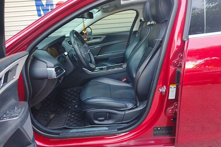 Used Jaguar XEL 2018 2.0T 200 PS Premium Edition Left Front Seat