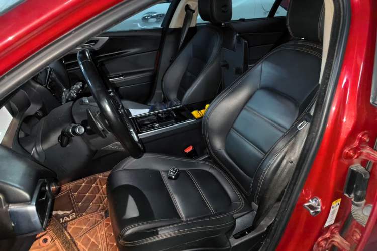 Used Jaguar XEL 2018 2.0T 200 PS Premium Edition Left Front Seat