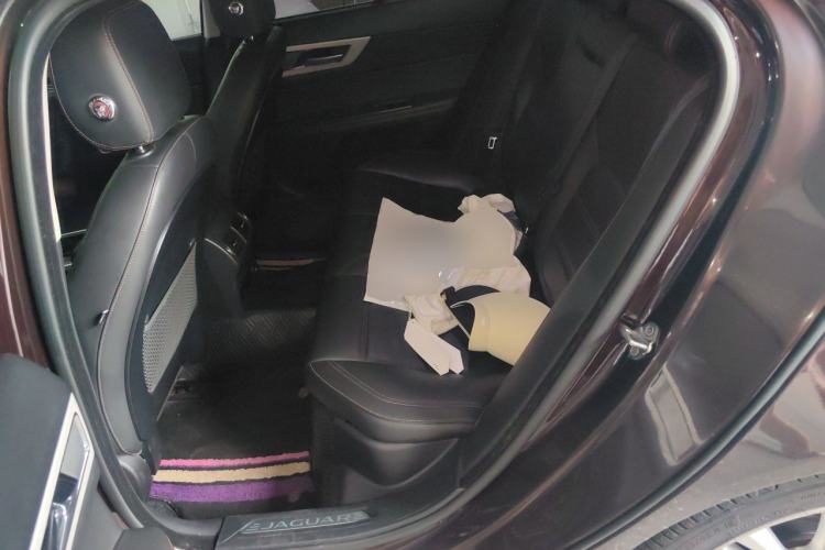 Used Jaguar XEL 2018 2.0T 200 PS Premium Edition Left Rear Seat