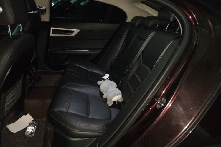 Used Jaguar XEL 2018 2.0T 200 PS Luxury Edition Left Rear Seat